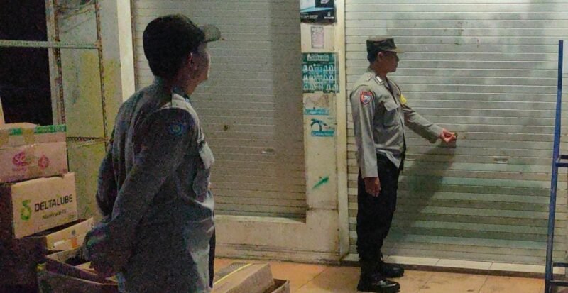 Berikan Rasa Aman, Polsek Maliku Patroli Malam ke Daerah Pemukiman Warga