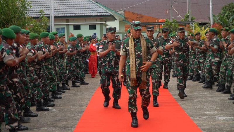 Pangdam XII/Tanjungpura Laksanakan Kunjungan Kerja Ke Kodim 1208/Sambas, Minta Prajurit Bijak Gunakan Medsos dan Loyal