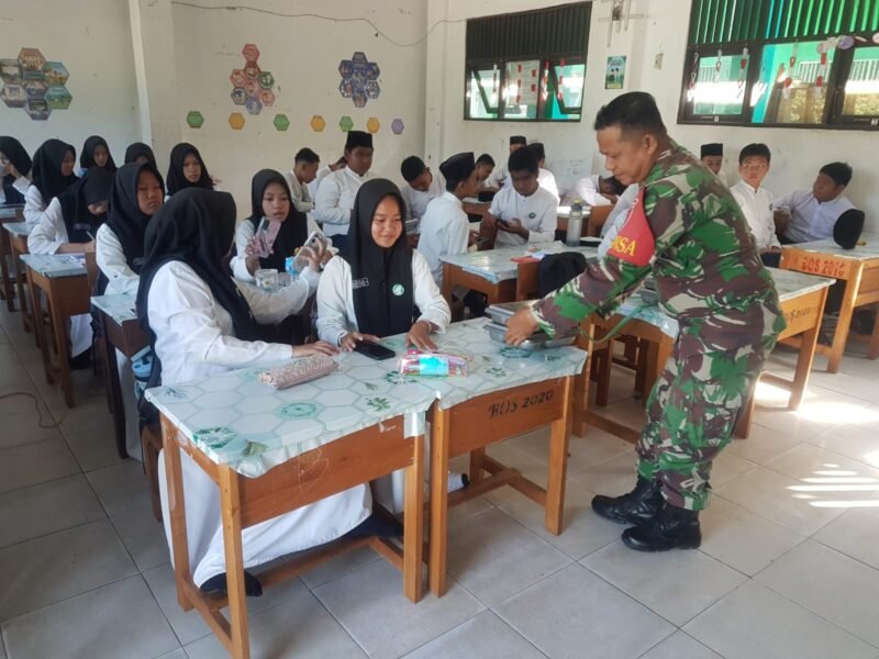 Dari Dapur Sulingan untuk Generasi Sehat: Babinsa Kawal Makanan Bergizi ke 18 Sekolah