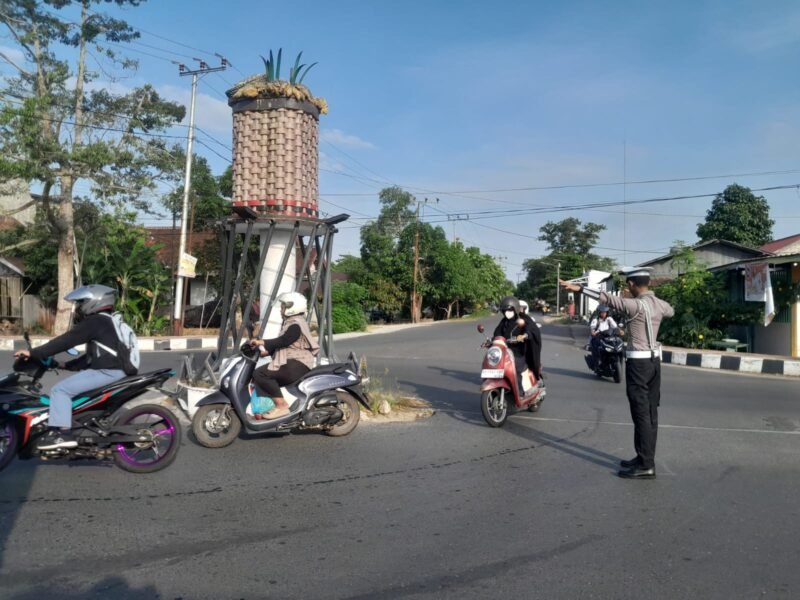 Polisi Lalu Lintas Pulang Pisau Tunjukkan Pelayanan Tanpa Pamrih Lewat Gatur Pagi