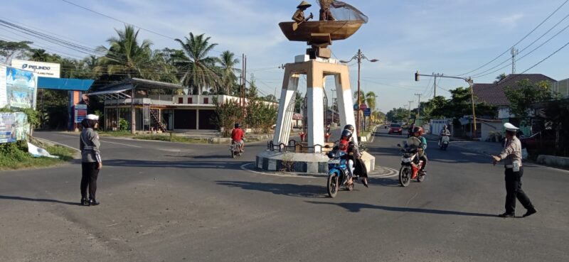 Satlantas Polres Pulang Pisau Laksanakan Pengaturan Lalu Lintas Pagi Hari, Tingkatkan Kelancaran dan Keselamatan Warga