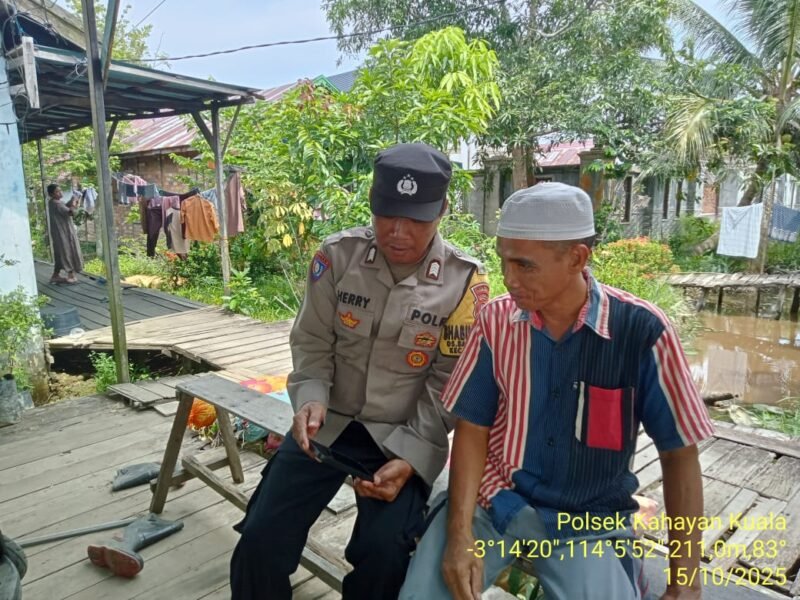 Personel Polsek Kahayan Kuala menyampaikan pesan Kamtibmas, dan Himbauan kamtibmas