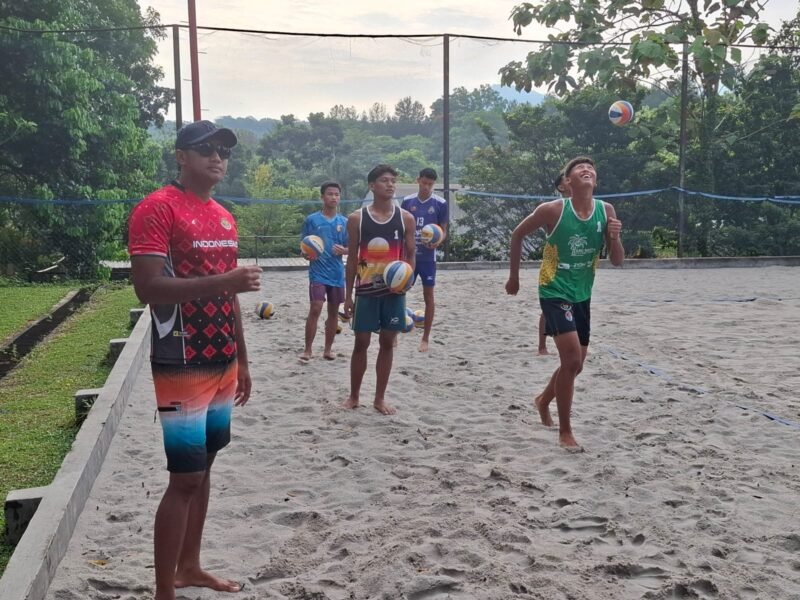 Atlet dan Pelatih Bola Voli Pantai Sidoarjo Mendunia, Gabung Timnas Bola Voli Pantai Indonesia Berlaga di Asian Youth Games 2025 Bahrain