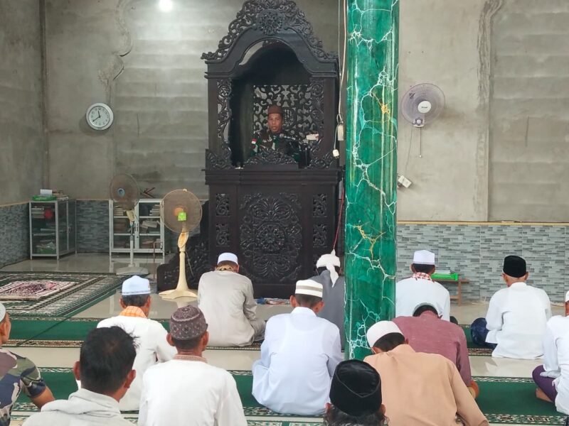 Satgas TMMD Regtas ke-126 Kodim 1208/Sambas Gelar Salat Jumat di Lokasi TMMD