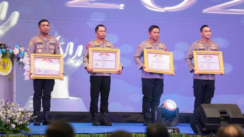 Foto: Kepolisian Resor (Polres) Malang, Polda Jawa Timur. Satuan kerja ini berhasil menorehkan prestasi nasional dengan masuk dalam lima besar nominasi Kompolnas Award 2025. (Foto: Kompolnas Award 2025 yang digelar di Hotel Merlyn Park, Jakarta Pusat, Kamis 16/10/2025).