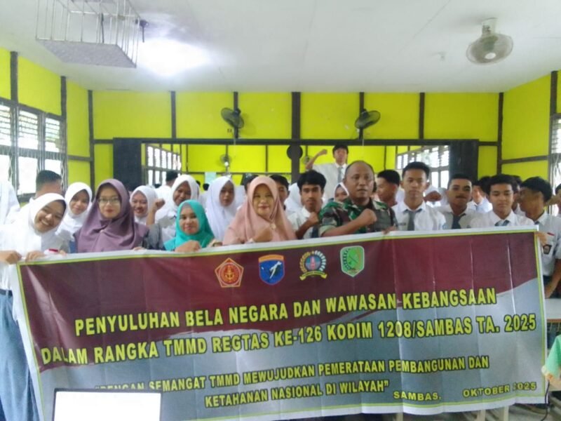 Satgas TMMD Regtas Ke-126 Kodim 1208/Sambas Gelar Penyuluhan Wawasan Kebangsaan Kepada Siswa SMA