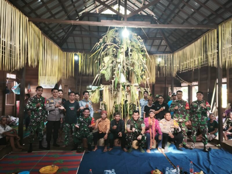 Melestarikan Adat, Menguatkan Persatuan: TNI Hadir di Tengah Aruh Bawanang
