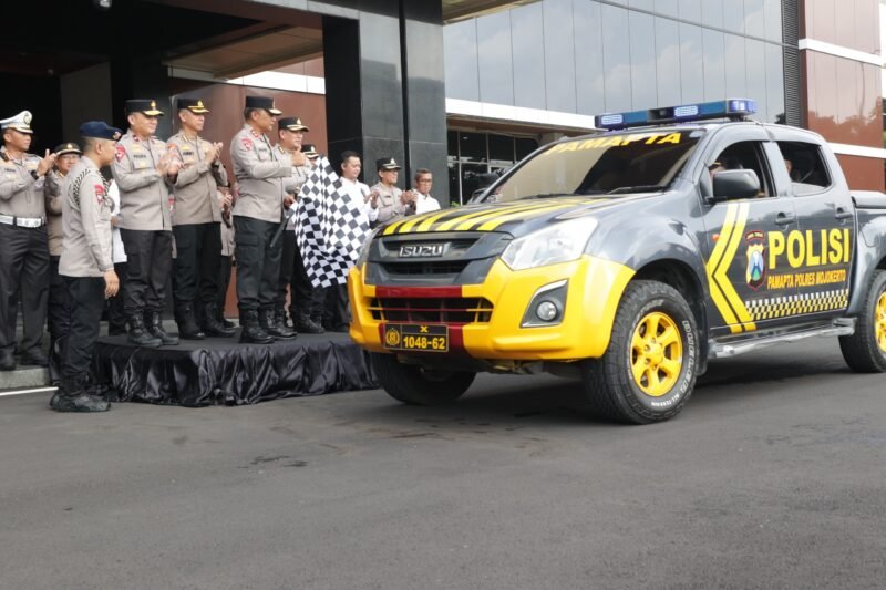 Kapolda Jatim Lepas 79 Personel Pamapta Untuk Perkuat Pelayanan Foto/Istimewah