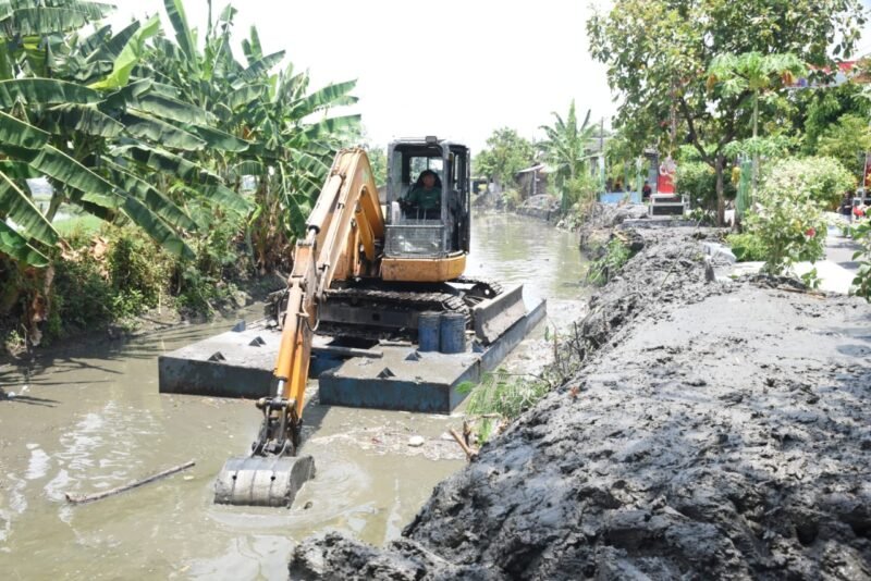Pemkab Sidoarjo Kebut Normalisasi Sungai serta Siagakan 34 Pompa Air