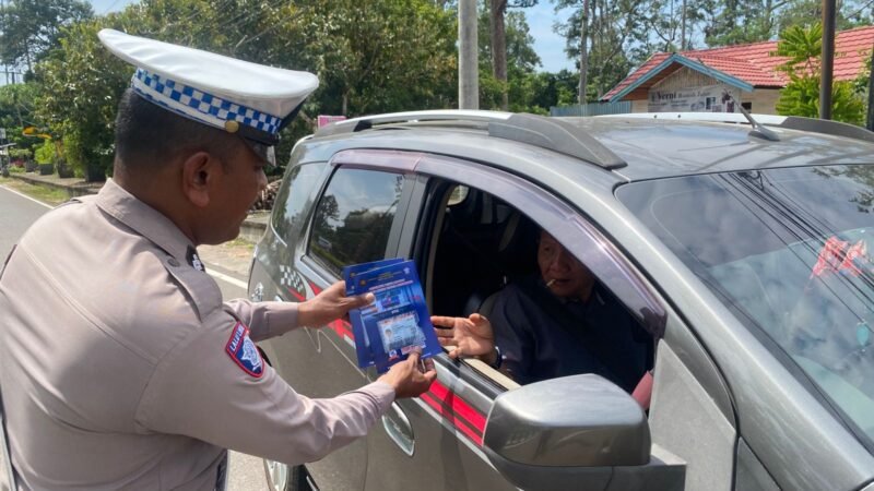 Pembagian Brosur, Kamseltibcarlantas kepada Pengguna Jalan