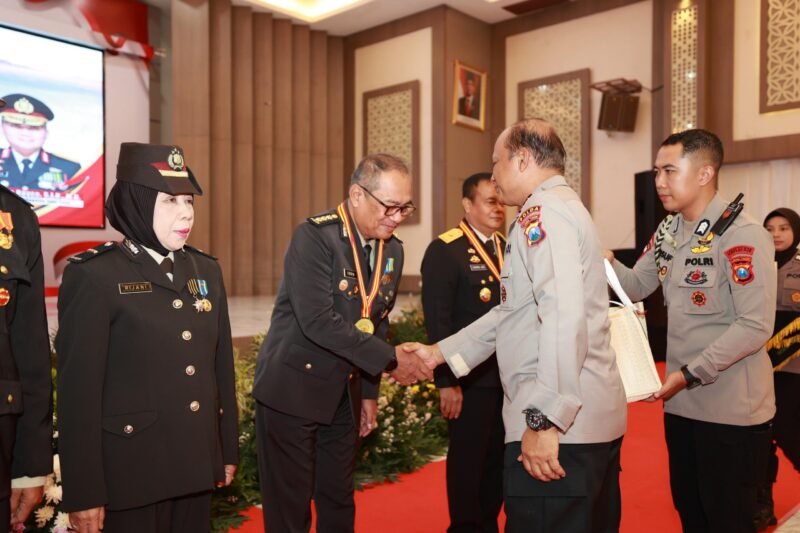 Kapolda Jatim Pimpin Purnabakti, 143 Personel Akhiri Masa Pengabdian foto/istimewah kapolda jatim