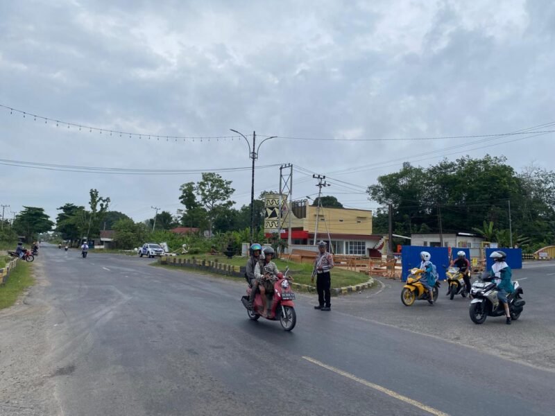 Pengaturan Lalu Lintas Pagi, Satlantas Polres Pulang Pisau Pastikan Aktivitas Masyarakat Berjalan Lancar