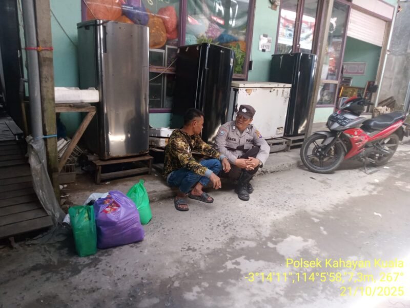 Polsek Kahayan Kuala lakukan sosialisasi kepada warga terkait Tindak Pidana Perdagangan Orang.