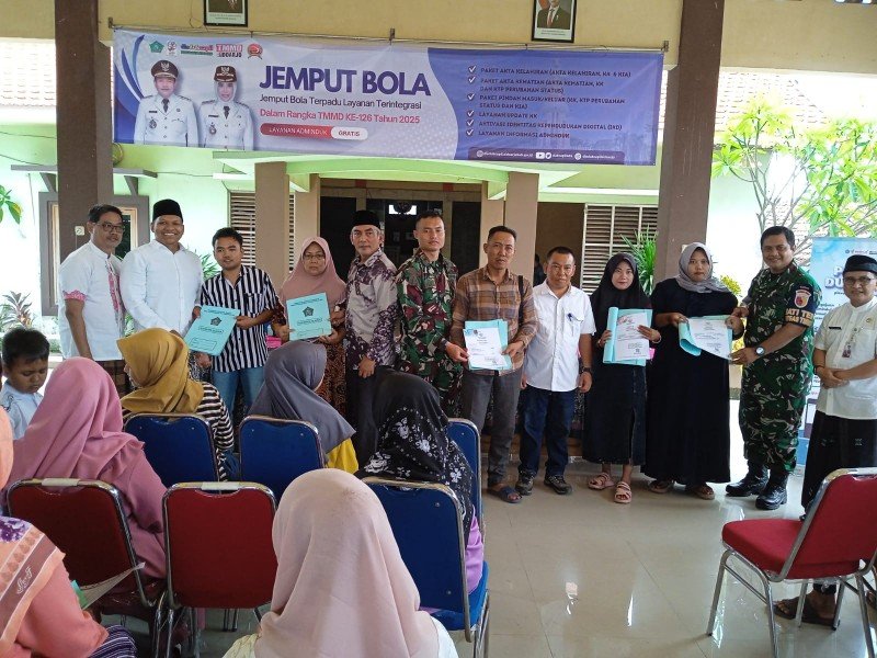 Pelayanan Administrasi Kependudukan Digelar di Balai Desa Kedondong dalam Rangka TMMD ke-126 Kodim 0816 Sidoarjo foto/istimewah TMMD ke-126 Kodim 0816 sifoarjo
