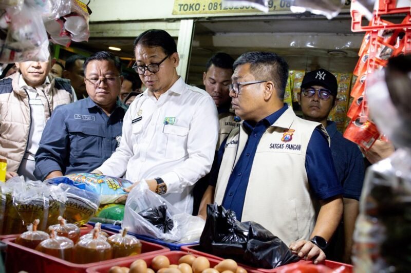 Satgas Pengendalian Harga Beras Jawa Timur Sidak Pasar di Surabaya foto/sidak pasar