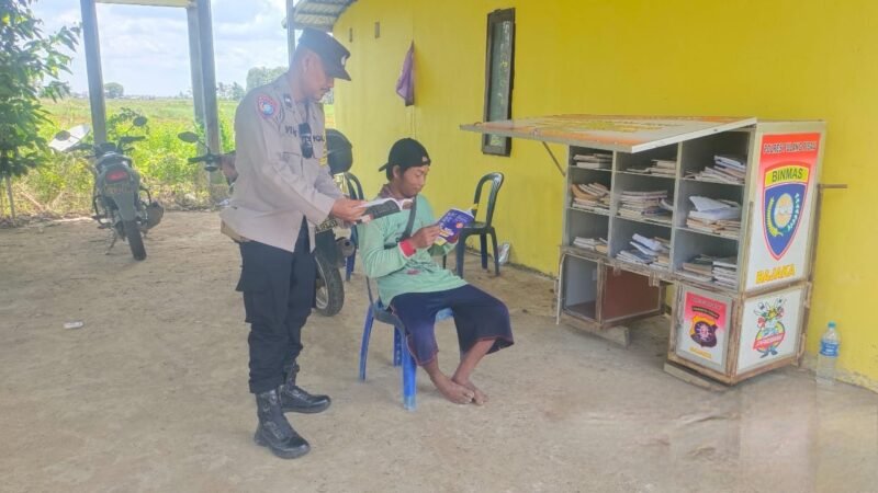 Dalam Rangka meningkatkan minat dan menanamkan budaya baca Satbinmas Polres Pulang Pisau melaksanakan perpustakaan keliling (Bajaka) Ke Pedesaan wilayah Kabupaten Pulang Pisau, Rabu (22/10/2025) pagi.