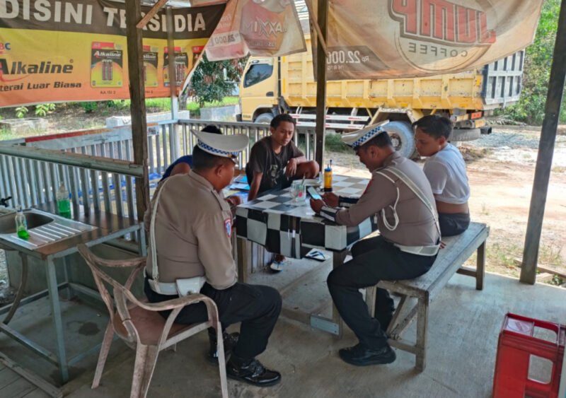 Humanis dan Edukatif, Satlantas Polres Pulpis Sapa Masyarakat Lewat Program “Polantas Menyapa”