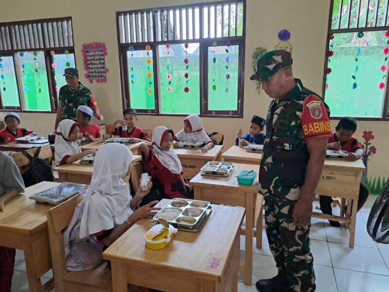 Dukung Program Pemerintah MBG Babinsa Jajaran Kodim 1009/Tla Terus Laksanakan Pendampingan
