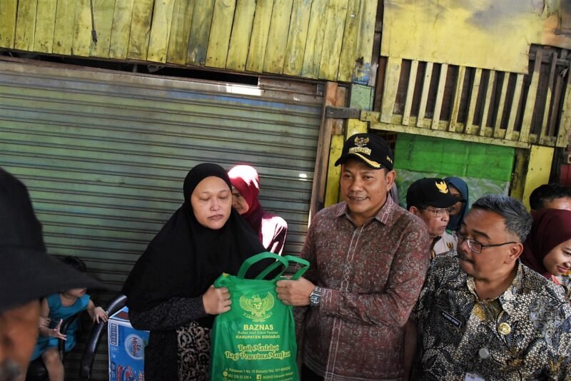 Bupati Sidoarjo Relokasi Warga Tidak Mampu ke Rusunawa, foto/Tanggung Biaya Sewa dan Pendidikan Anak-anaknya