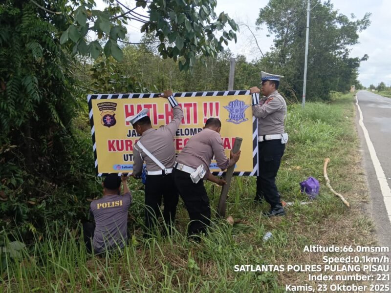 Satlantas Polres Pulang Pisau Pasang Spanduk Himbauan, Cegah Terjadinya Laka Lantas