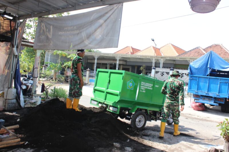 Satgas TMMD 126 Bantu Perbaiki Rumah Tak Layak di Desa Kedondong