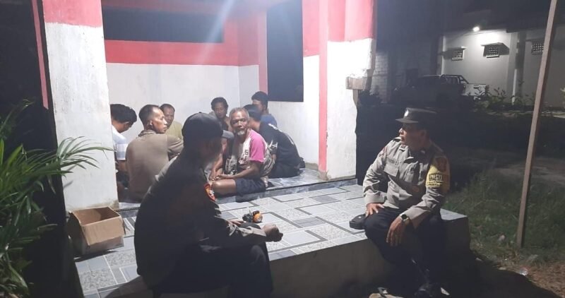 KANIT BINKAMSA POLRES PULANG PISAU LAKUKAN PENGECEKAN POS KAMLING DI DESA