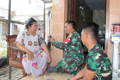 Satgas TMMD ke-126 Sidoarjo Hadirkan Layanan Kesehatan Gratis di Desa Kedondong (foto: istimewah Satgas TMMD)