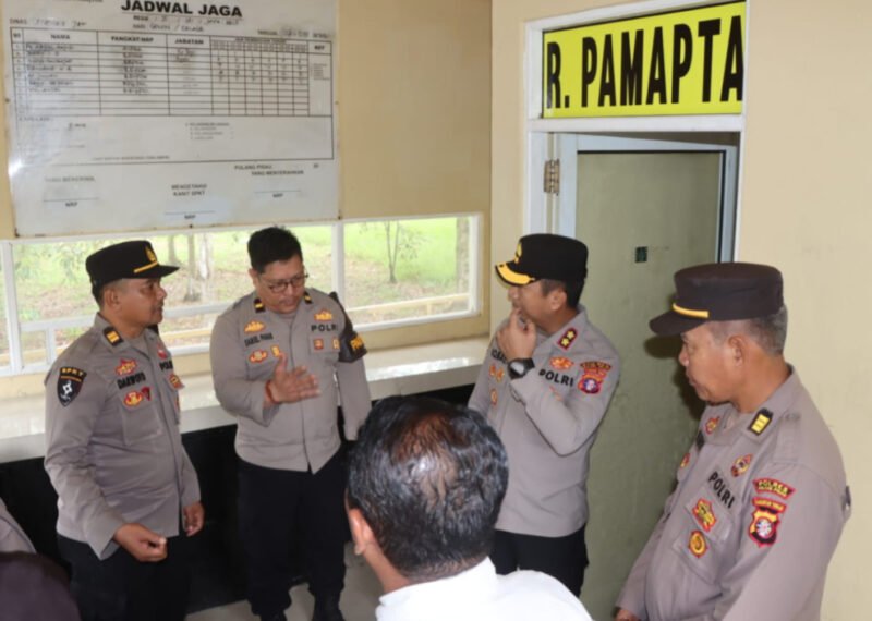 Kapolres Pulang Pisau Tinjau SPKT dan Pamapta, Pastikan Pelayanan Warga Cepat dan Profesional (foto)