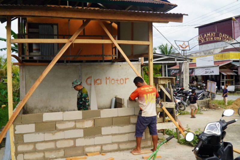 Dinding Batako Sudah Mengelilingi Poskamling Sasaran Fisik TMMD ke-126 Kodim 1208/Sambas