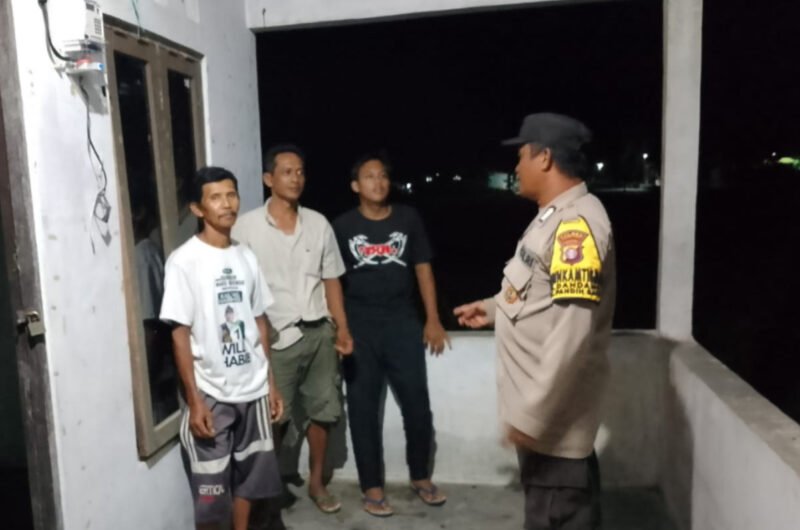 Sambang Desa dan Inspeksi Pos Satkamling, Bripka Slamet Rianto Dorong Partisipasi Warga Jaga Kamtibmas
