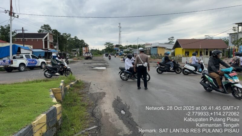 Satlantas Polres Pulang Pisau Melaksanakan Pengaturan Lalu Lintas Dalam Program Sapa Pagi
