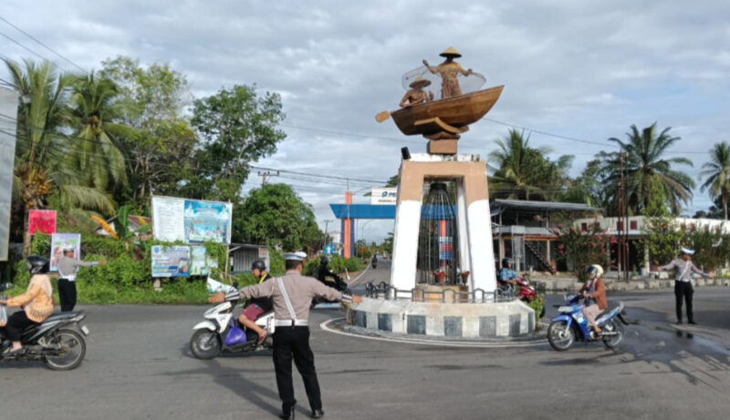 Layanan Prima di Pagi Hari: Satlantas Polres Pulang Pisau Atur Lalu Lintas di Titik Rawan, Wujudkan Kamseltibcarlantas