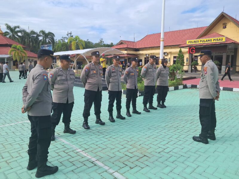 Anev Mingguan Satbinmas Polres Pulang Pisau Menerima Arahan Kasat Binmas.
