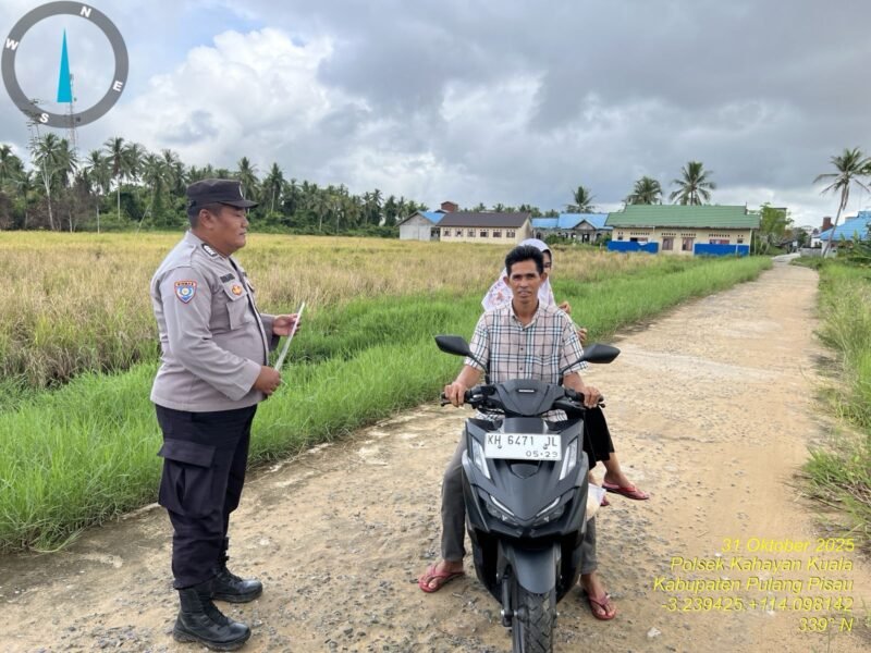 Personel Polsek Kahayan Kuala menyampaikan pesan Kamtibmas, dan Himbauan kamtibmas dan mendukung Program pemerintah terkait ketahanan pangan