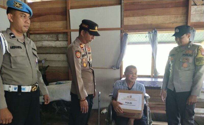 IPTU Rusman Kunjungi Warga Lumpuh