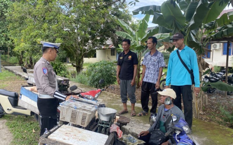 Polisi Humanis! Sat Lantas Polres Pulang Pisau Gelar 'Polantas Menyapa', Wujudkan Kedekatan Polri dan Warga