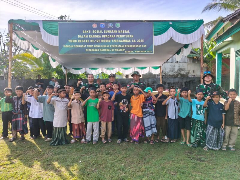 Khitanan Massal pada Penutupan TMMD Ke-126 Kodim 1208/Sambas Disambut Gembira Anak-Anak Desa Ratu Sepudak