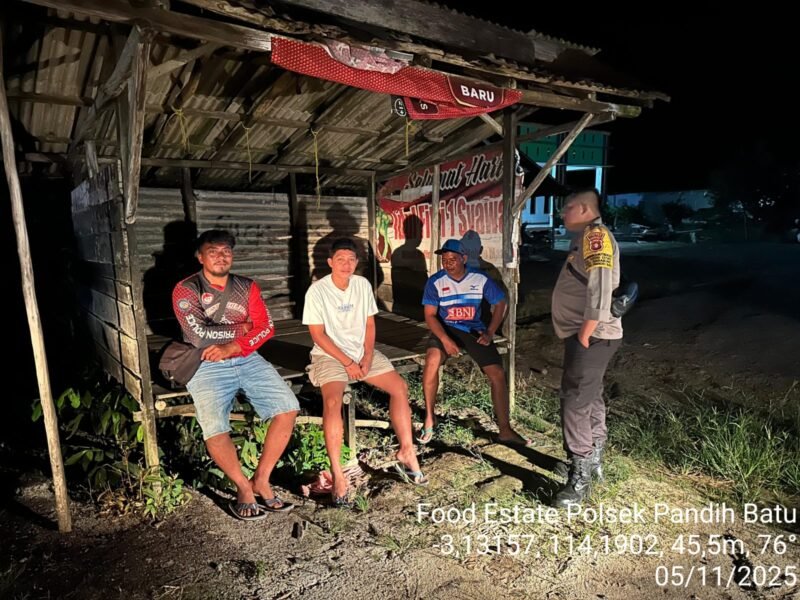 Rutinitas kegiatan Malam hari Personil Polsek Pandih Batu lakukan KRYD kamtibmas guna cegah terjadinya bahaya tindak kejahatan, Kali ini dengan sasaran Objek Vital dan fasilitas Umum juga daerah rawan Kejahatan, guna cipta Sitkamtibmas yang aman terkendali