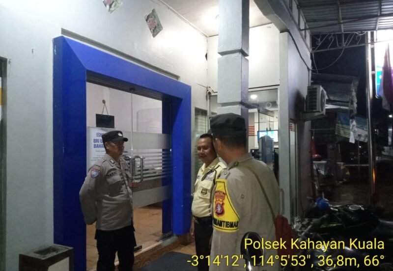 Rutinitas Personil Polsek Kahayan Kuala melaksanakan kegiatan Patroli Kamtibmas pada malam hari guna cegah terjadinya bahaya tindak kejahatan, Kali ini dengan sasaran Objek Vital dan fasilitas Umum juga daerah rawan Kejahatan, guna cipta Sitkamtibmas yang aman terkendali