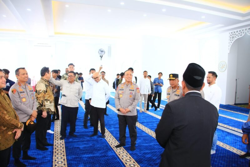 TargetNews.ID/redaksi/IstimewahWakapolri Resmikan, Masjid An-Nahdah Suhanda di SMA Kemala Taruna Bhayangkara Bogor (foto) TargetNews.ID/TargetNews.ID/Istimewah