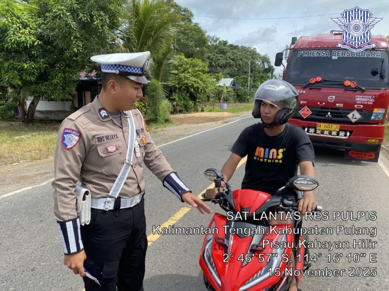 Kendaraan Tanpa Plat Nomor, Personel Satlantas Polres Pulang Pisau Berikan Teguran Simpatik Kepada Pengendara