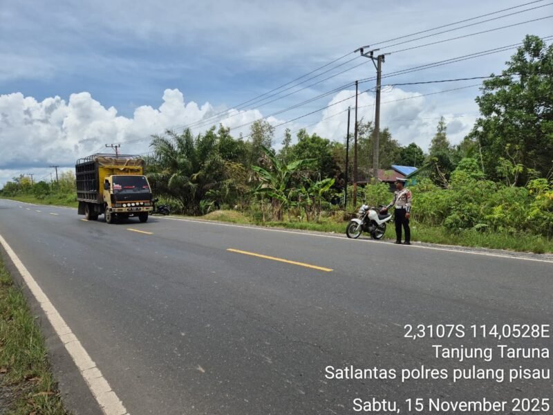 Melalui Patroli Ke jalur Rawan Laka Anggota Satlantas Polres Pulang Pisau Giat Pengaturan Lalulintas