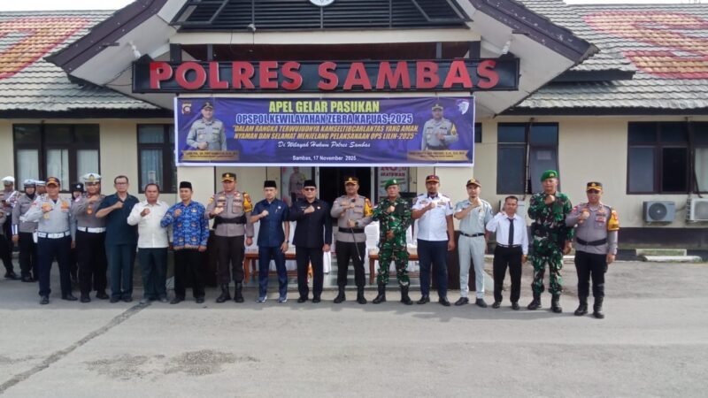 TargetNews.id/FotoPasi Ops Kodim 1208/Sambas Ikuti Apel Gelar Pasukan Operasi Zebra Kapuas 2025 Polres Sambas