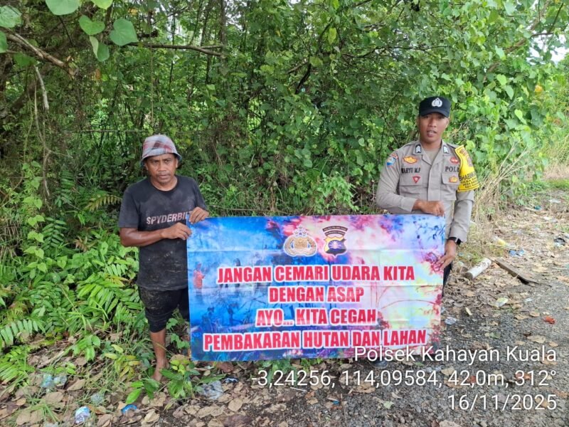 Personel Polsek Kahayan Kuala sambangi warga dan Memberikan himbauan Tentang Larangan Membakar hutan dan lahan.