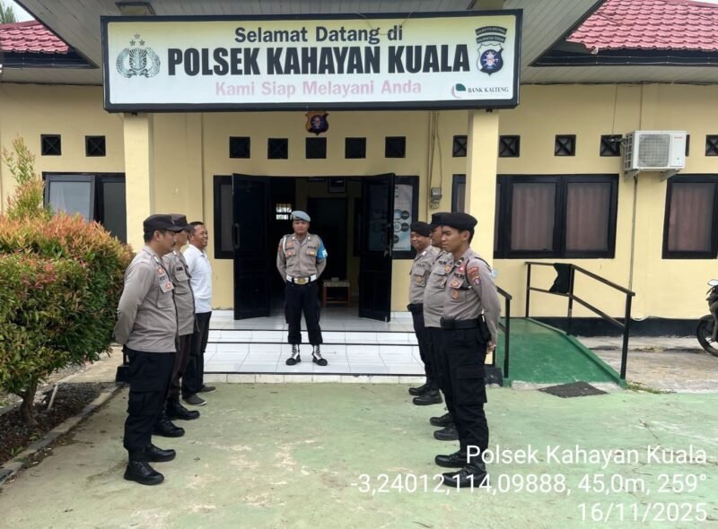 Rutinitas Personil polsek Kahayan kuala melaksanakan serah terima piket penjagaan mako polsek Kahayan kuala