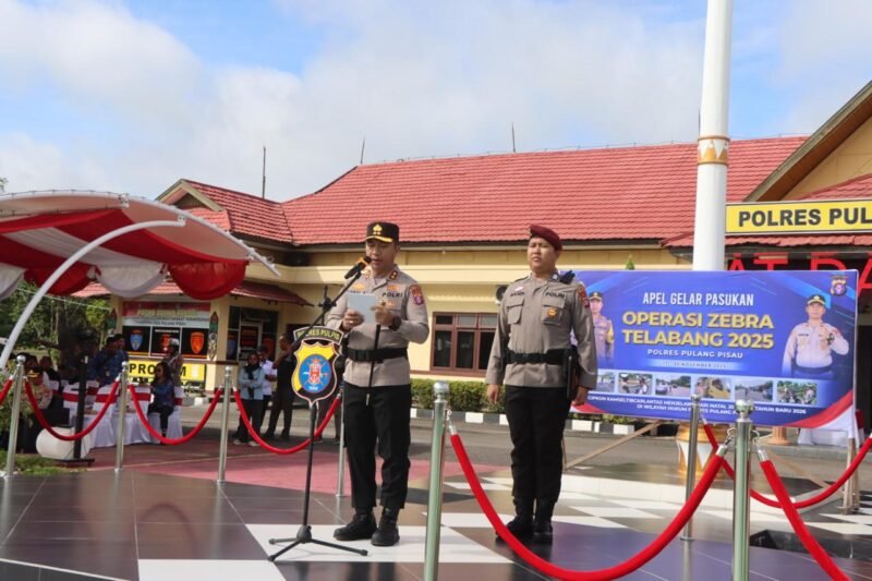 Kapolres Pimpin Apel Operasi Zebra Telabang 2025, Ajak Warga Tertib Berlalu Lintas