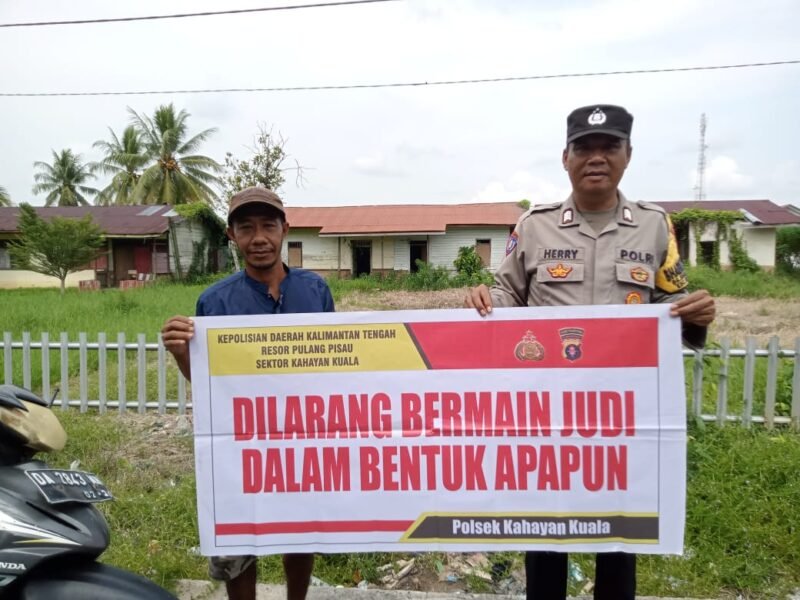TargetNews.ID/Redaksi/Polsek Kahayan Kuala, Polres Pulang Pisau, Polda Kalteng, kembali menggelar Kegiatan Himbauan Stop dan larangan bermain Judi Online bagi warga masyaraka di Wilkum Polsek Kahayan Kuala Kec. Kahayan Kuala. Kabupaten Pulang Pisau, Senin (17/11/2025), Jam 09.00 Wib