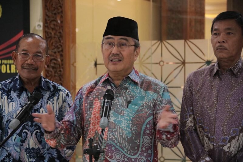 TargetNews.ID/Redaksi/Foto/Komisi Percepatan Reformasi Polri menggelar audiensi bersama sejumlah organisasi kelompok masyarakat di Lounge Adhi Pradana, STIK-PTIK Lemdiklat Polri, Selasa (18/11).