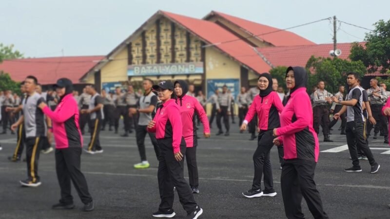 Foto: Healing Ala SPN Polda Jatim: Senam ‘Tabola Bale’ Strategi Jaga Kesehatan Siswa Diktukba Polri