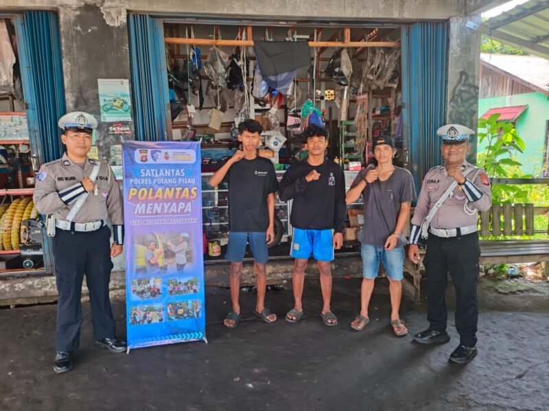 Polantas Menyapa, Anggota Satlantas Berikan Himbauan Keselamatan